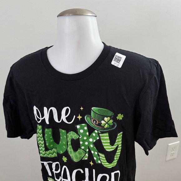 Gildan Men’s Small St Patrick’s Day  Lucky Teacher Shirt - Picture 2 of 4